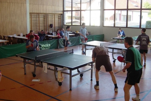 Nachtturnier 2008: Leistungsstarkes Starterfeld beim Nachtturnier in Waldangelloch